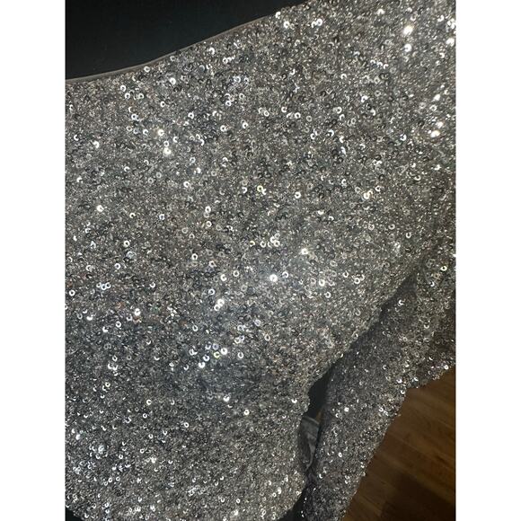 Express Silver Sequin One Puff Shoulder Top - Picture 2 of 7